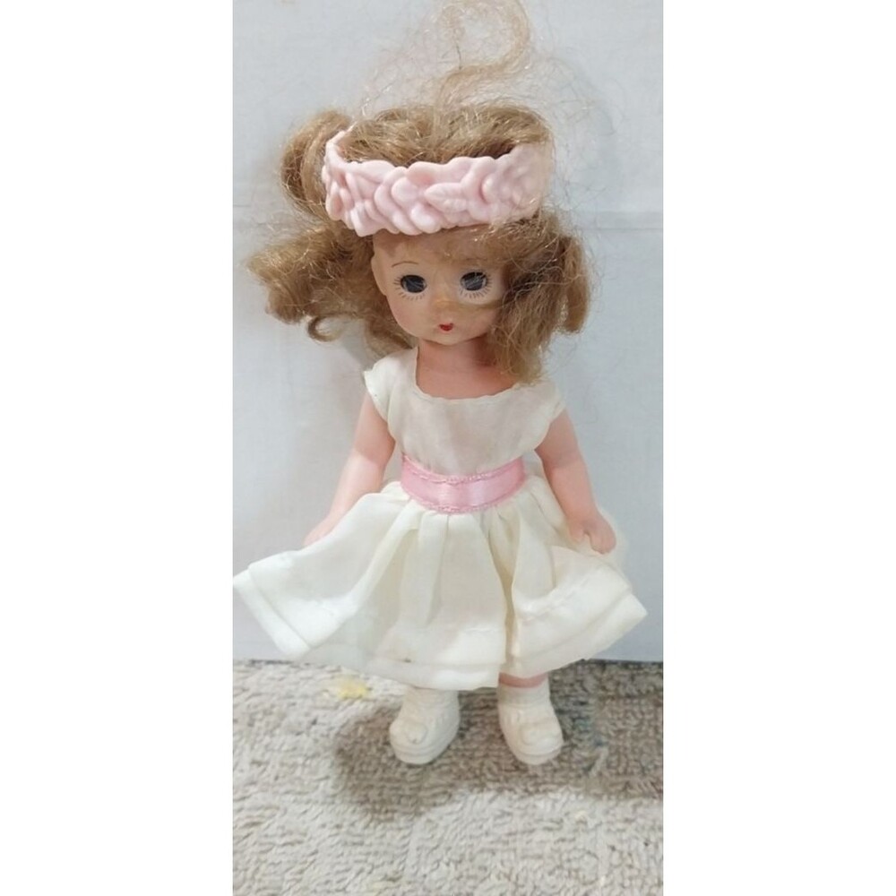 2003 Mcdonald's Happy Meal Toy Madame Alexander #3 Flower Girl